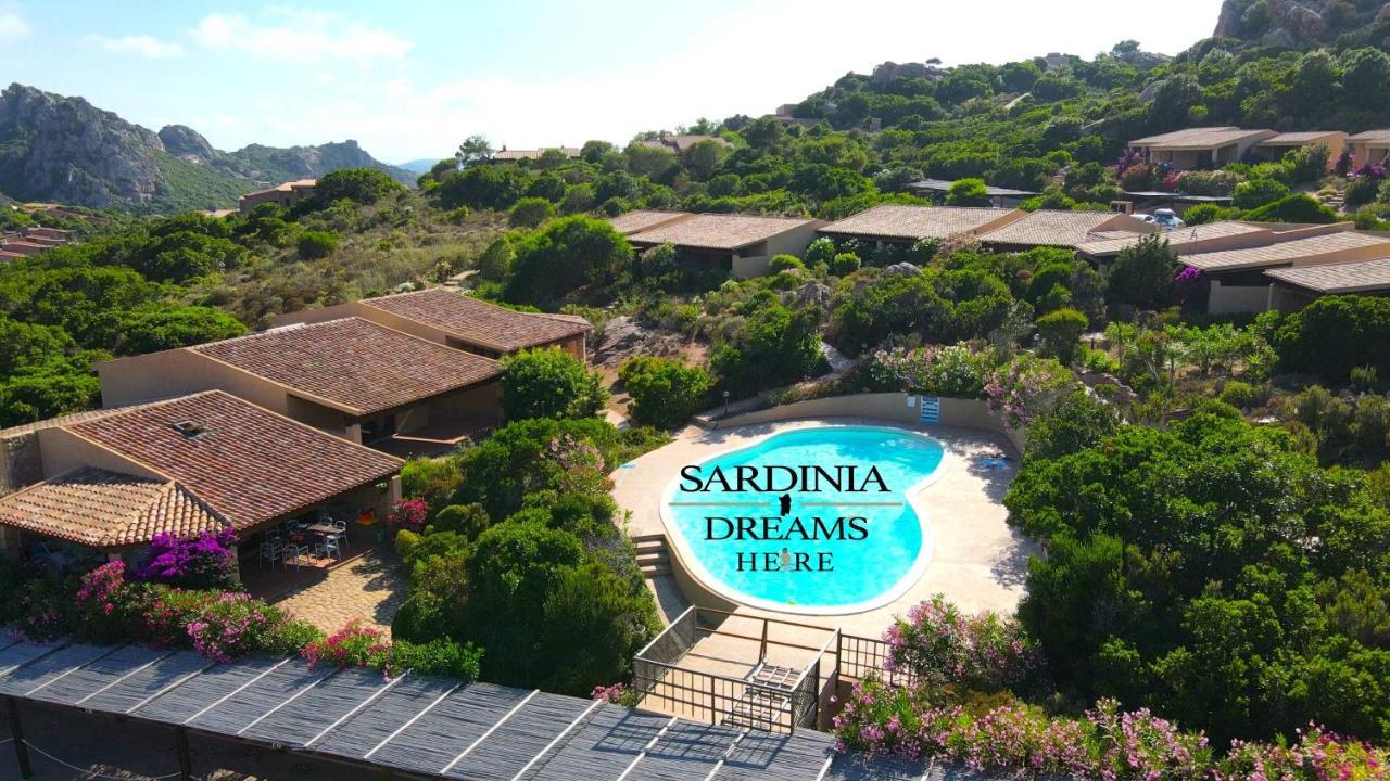 Villetta Flora Con Piscina คอสตาพาราดีโซ ภายนอก รูปภาพ