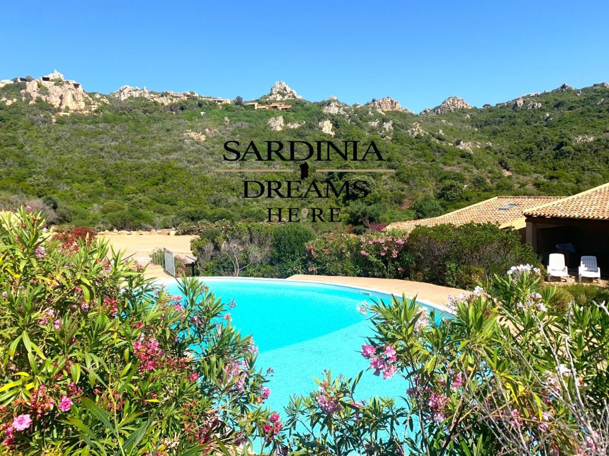 Villetta Flora Con Piscina คอสตาพาราดีโซ ภายนอก รูปภาพ